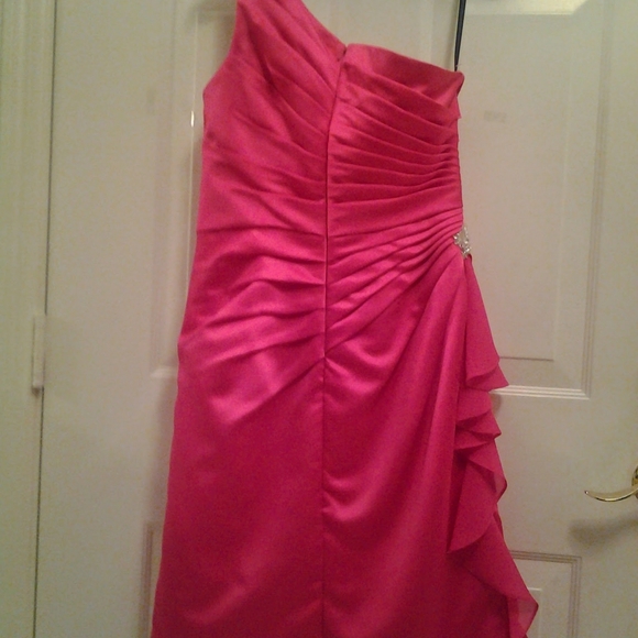 NEW SORELLO VITA  PINK SATIN ONE DRAPE SHOULDER SM - Picture 3 of 8